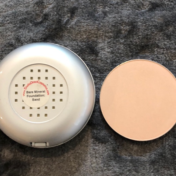 (NOT FOR SALE) Studio Direct Mineral Foundation - Picture 3 of 5